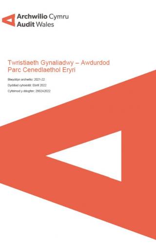 Awdurdod Parc Cenedlaethol Eryri – Twristiaeth Gynaliadwy: clawr yr adroddiad a logo swyddfa archwilio Cymru